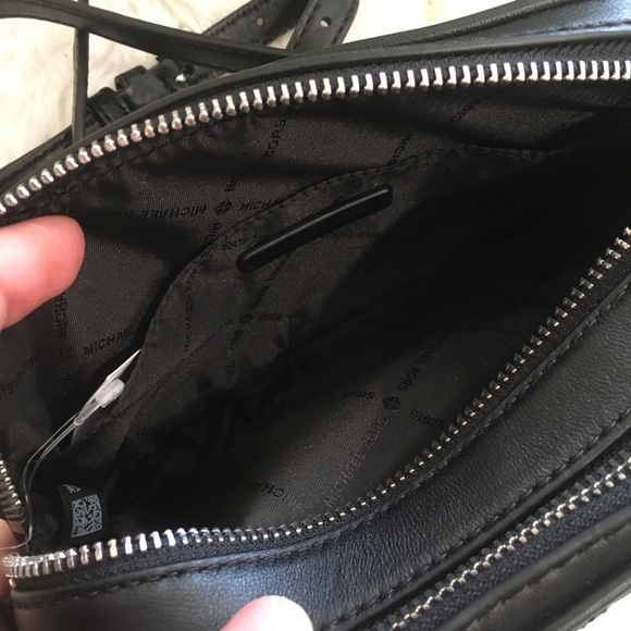 Final sale✨Michael Kors Peyton xs camera Xbody bag - Picture 5 of 7